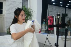 服務(wù)“夜”態(tài)，創(chuàng)造商機！英儂魏經(jīng)理如是說